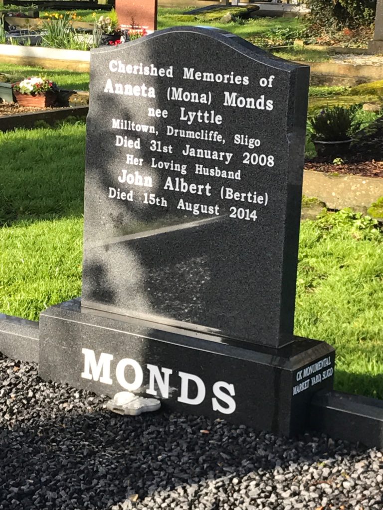 John Albert (Bertie) Monds and Anneta (Mona) Lyttle Monds gravestone